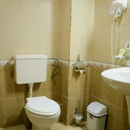 Family Lili Szálloda 3*