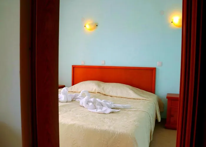 Отель Family Lili 3*