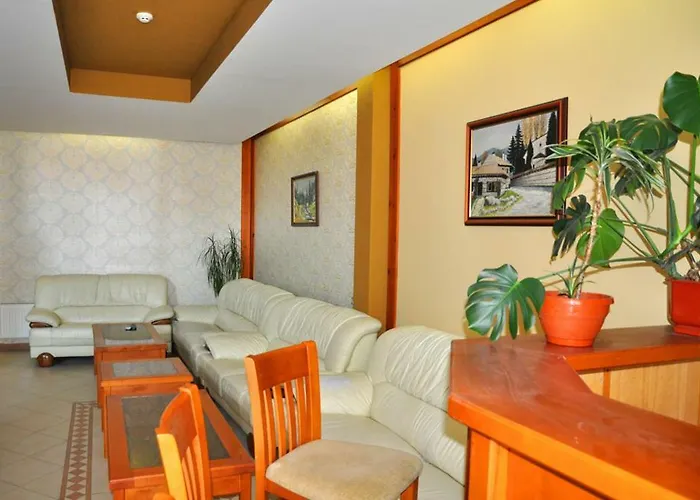 Отель Family Lili 3*